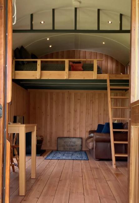 Shepherds Hut In A Private Meadow With Sea Views Hartland Exteriör bild